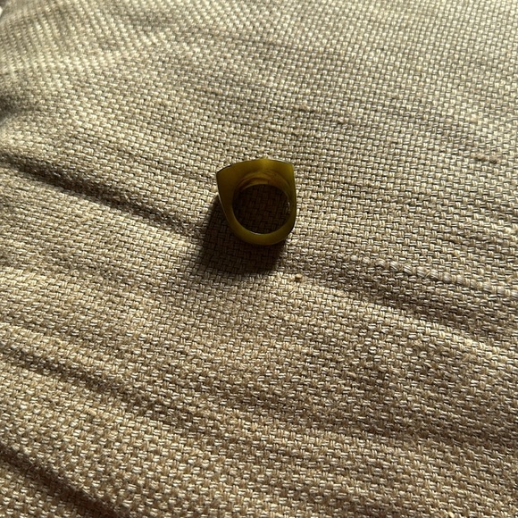 Resin or carved nut ring - Picture 8 of 8